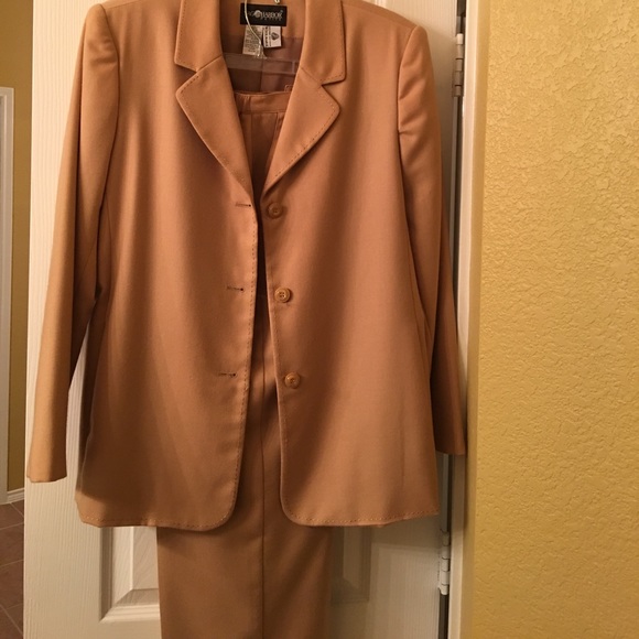 Sag Harbor Pet tan wool fully lined suit size 16 - Picture 1 of 5